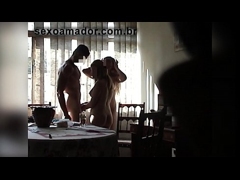 ❤️ Seks dostları nəhəng kişini və onunla birlikdə bir üçlüyü dəvət edirlər Super seks az.porn-milf300.ru